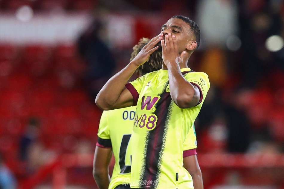 从更宏观的 从更宏观的