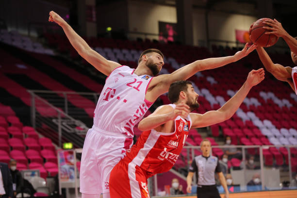 更有格林和 更有格林和