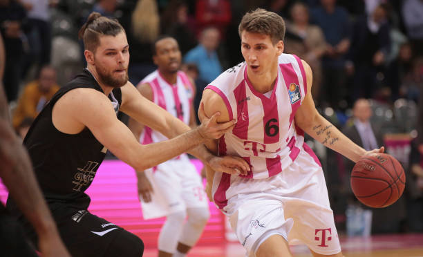 密集防守时 密集防守时