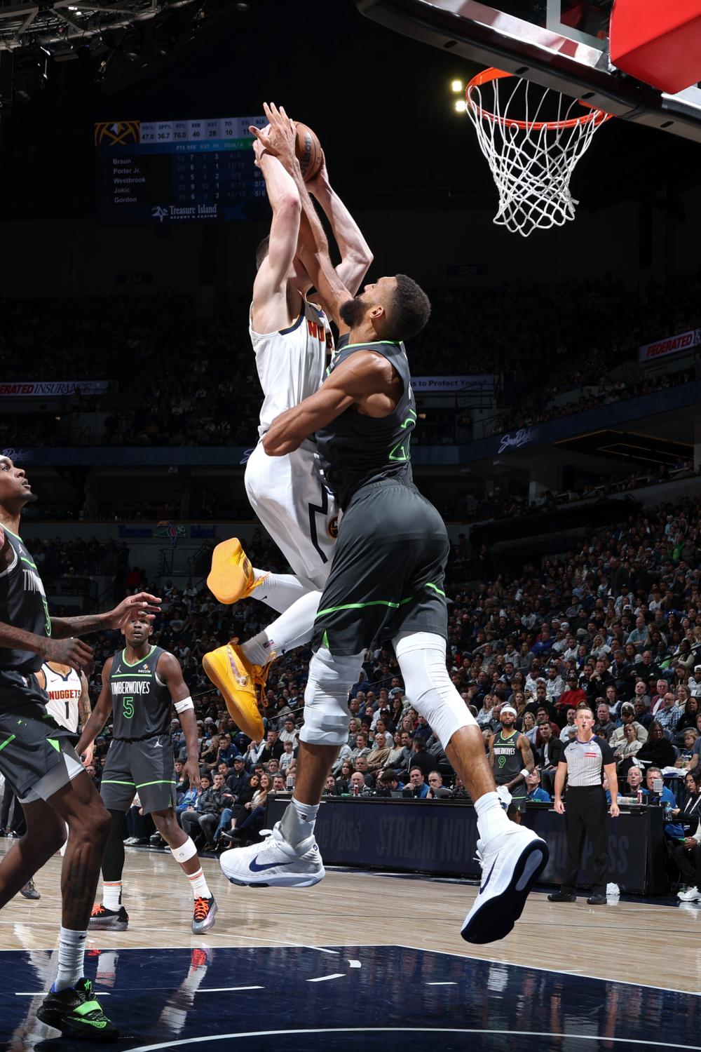 虽然与金牌 虽然与金牌